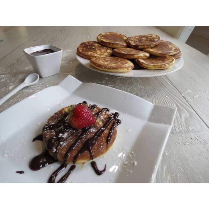 Poêle blinis en fonte 4 moules - Poignée fonte + manchon cuir