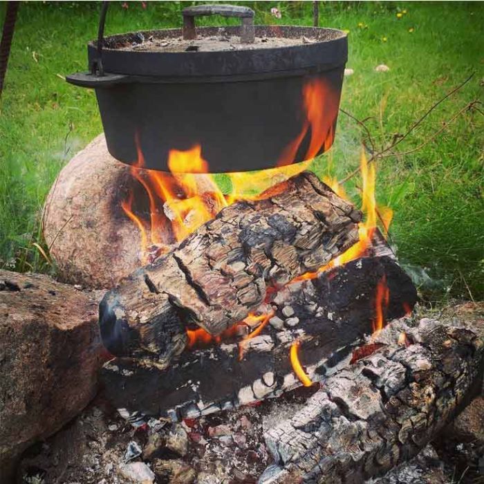 Cocotte en fonte d'autrefois avec anse - Dutch oven