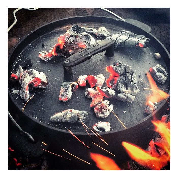  Cocotte en fonte d'autrefois avec anse - Dutch oven