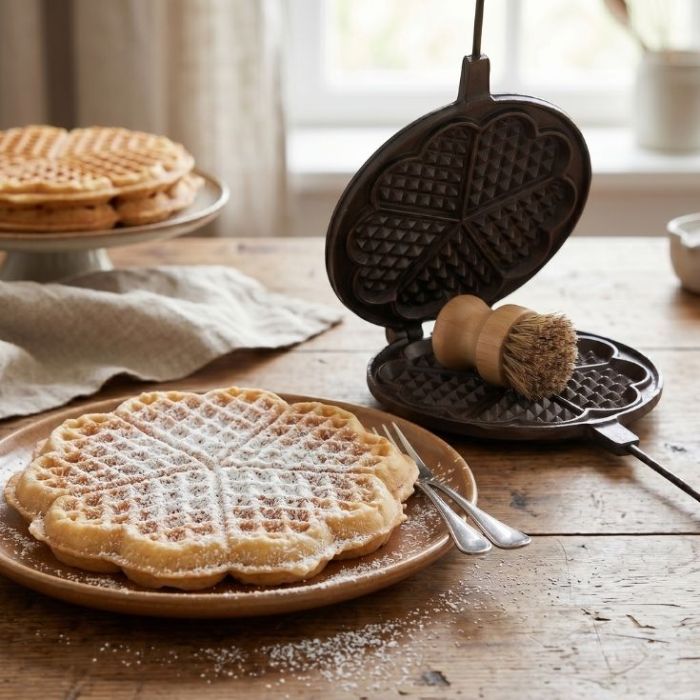 Gaufrier en fonte + brosse de nettoyage